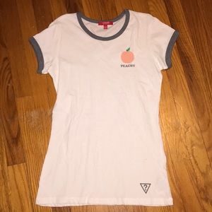 GUESS 🍑 peachy t-shirt